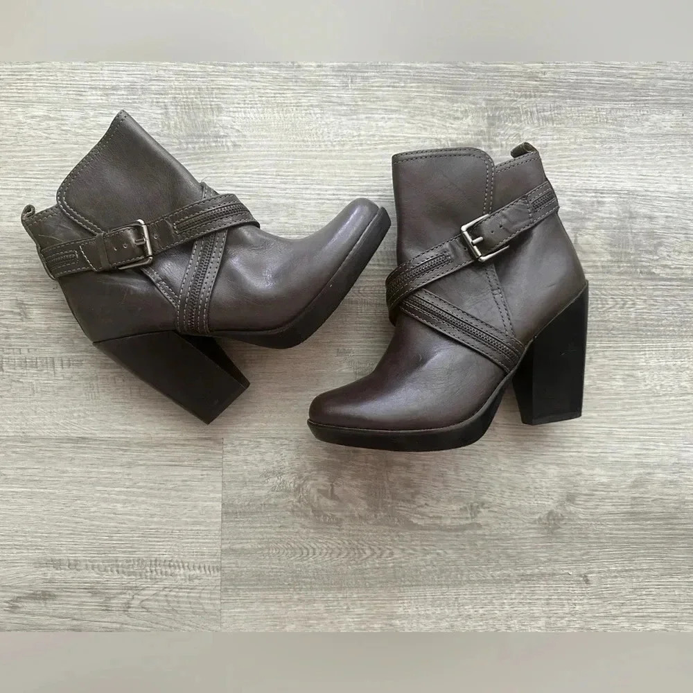 Michael Kors leather booties size 10 transition comfy